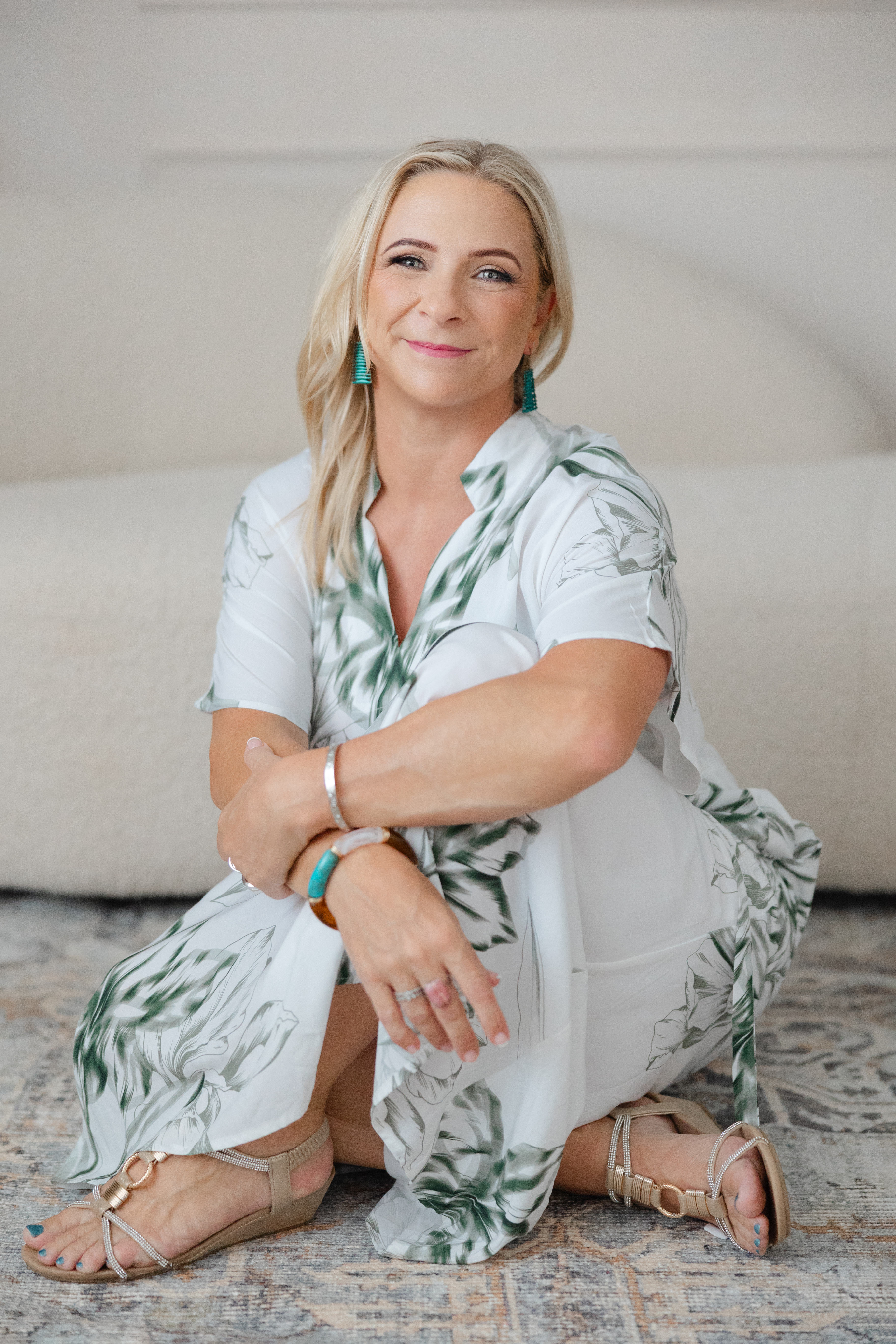 Nicole Louise — an Awakening & Transformational Coach and Tarot Reader